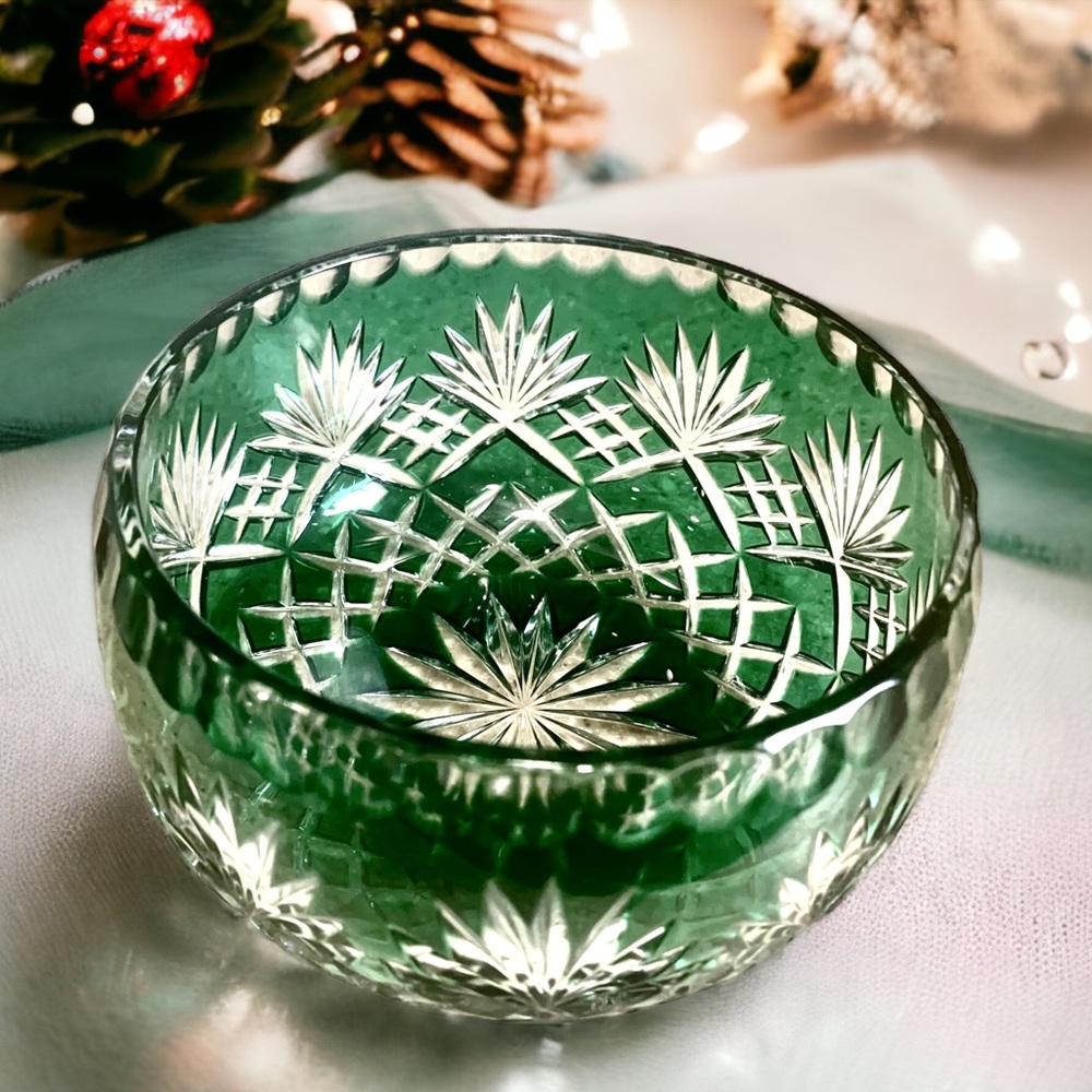 🚩SOLD🚩 Antique Bohemian Czech Emerald Cut Clear to Crystal Bohemian Glass Bowl - Picture 1 of 14